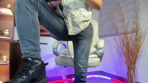 ALESSANDRO  WYE online show from 02/13/25, 12:24