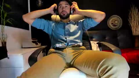 ALESSANDRO  WYE online show from 10/11/25, 06:45