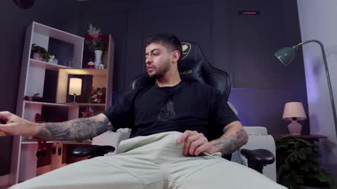 Snapshot of alessandro_duty chatting on 01/08/26, 12:13 Alessandro INDEPENDENT MODEL online show from 01/08/26, 12:13