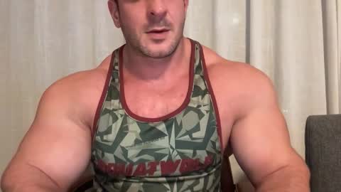 Snapshot of alessandrobuilder chatting on 09/28/25, 08:25 Alessandrobuilder online show from 09/28/25, 08:25