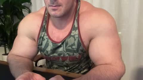 Snapshot of alessandrobuilder chatting on 10/14/25, 07:36 Alessandrobuilder online show from 10/14/25, 07:36