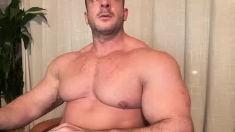 Snapshot of alessandrobuilder chatting on 10/29/25, 07:59 Alessandrobuilder online show from 10/29/25, 07:59