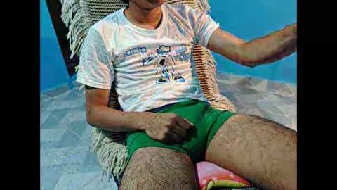 Snapshot of alessandrodmv chatting on 11/11/25, 12:43 alessandrodmv online show from 11/11/25, 12:43