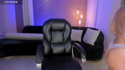 Snapshot of alessaromero chatting on 01/21/25, 08:21 ALESSA ROMERO online show from 01/21/25, 08:21