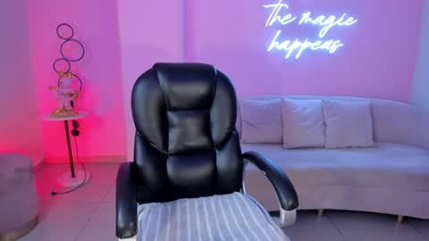 Snapshot of alessaromero chatting on 02/05/25, 01:26 ALESSA ROMERO online show from 02/05/25, 01:26