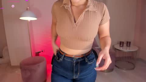 Snapshot of alessaromero chatting on 03/02/25, 01:58 ALESSA ROMERO online show from 03/02/25, 01:58