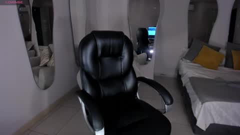 Snapshot of alessaromero chatting on 09/14/25, 05:45 ALESSA ROMERO online show from 09/14/25, 05:45