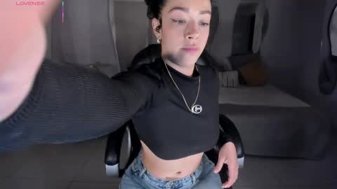 Snapshot of alessaromero chatting on 11/09/25, 05:22 ALESSA ROMERO online show from 11/09/25, 05:22