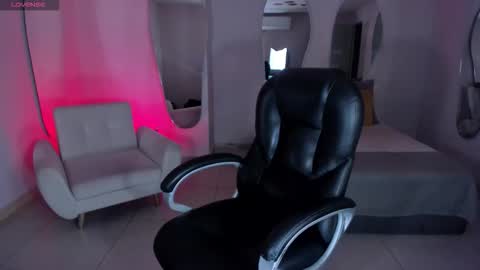 Snapshot of alessaromero chatting on 11/14/25, 08:18 ALESSA ROMERO online show from 11/14/25, 08:18