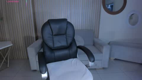 Snapshot of alessaromero chatting on 11/29/25, 08:12 ALESSA ROMERO online show from 11/29/25, 08:12