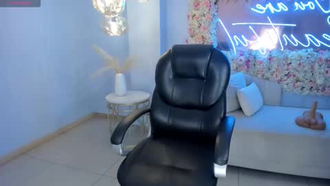 Snapshot of alessaromero chatting on 12/15/25, 08:02 ALESSA ROMERO online show from 12/15/25, 08:02