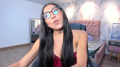 Snapshot of alessia_storm_ chatting on 05/17/26, 02:09 Alessia online show from 05/17/26, 02:09
