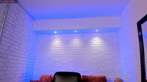 Alessia  Everyday From 0530 to 1430 Col Time online show from 11/19/25, 11:54