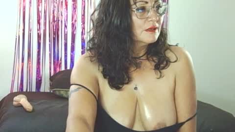 Snapshot of alessiabobs chatting on 02/22/25, 01:44 Allesiaboobs online show from 02/22/25, 01:44