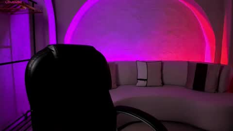 Alessia  online show from 10/10/25, 06:51