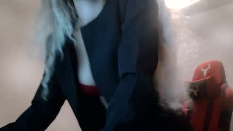 Snapshot of alessiacreed chatting on 09/22/25, 09:17 AlessiaCreed online show from 09/22/25, 09:17