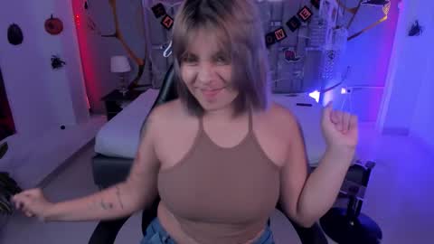 Alessia online show from 10/30/25, 04:47