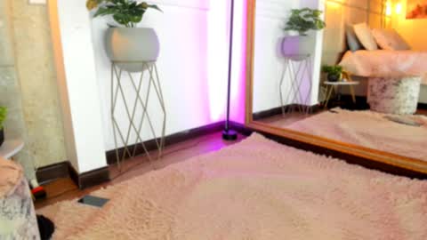 Snapshot of alessialondon chatting on 02/10/25, 08:20 Alessia online show from 02/10/25, 08:20