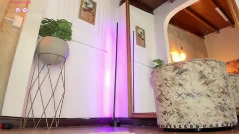 Snapshot of alessialondon chatting on 02/26/25, 09:53 Alessia online show from 02/26/25, 09:53