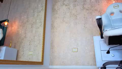 Snapshot of alessialondon chatting on 11/08/25, 02:56 Alessia online show from 11/08/25, 02:56