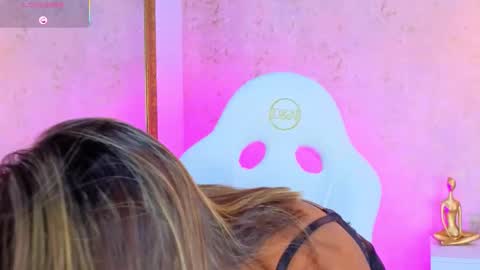 Snapshot of alessialondon chatting on 11/13/25, 02:54 Alessia online show from 11/13/25, 02:54