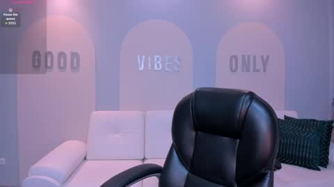 A L E S S I A online show from 04/23/26, 04:24