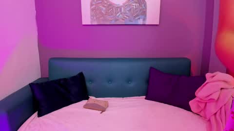 Snapshot of alessiia__ chatting on 11/13/25, 03:16 alessiia__ online show from 11/13/25, 03:16