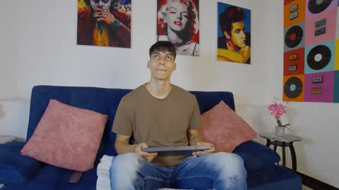 Snapshot of alessiovitale chatting on 11/19/25, 12:16 Alessio online show from 11/19/25, 12:16