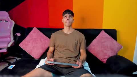 Snapshot of alessiovitale chatting on 12/04/25, 12:03 Alessio online show from 12/04/25, 12:03