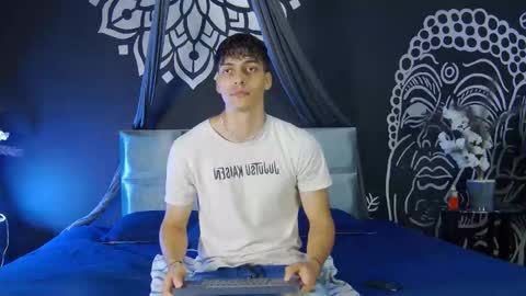 Snapshot of alessiovitale chatting on 12/16/25, 11:59 Alessio online show from 12/16/25, 11:59