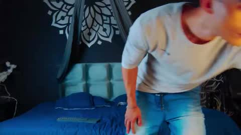 Snapshot of alessiovitale chatting on 12/19/25, 12:12 Alessio online show from 12/19/25, 12:12