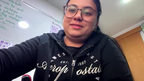 Snapshot of aleteacher chatting on 10/05/25, 06:23 Alejandra online show from 10/05/25, 06:23