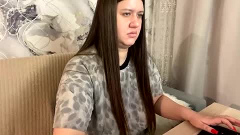 Snapshot of aletta_oushen chatting on 01/18/25, 02:55 Aletta Oushen online show from 01/18/25, 02:55