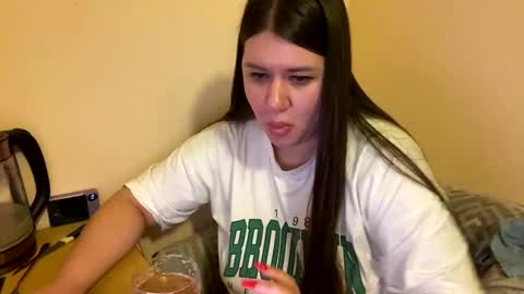 Snapshot of aletta_oushen chatting on 01/29/25, 05:24 Aletta Oushen online show from 01/29/25, 05:24