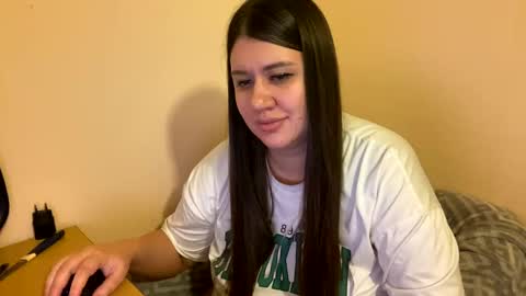 Snapshot of aletta_oushen chatting on 01/29/25, 08:25 Aletta Oushen online show from 01/29/25, 08:25