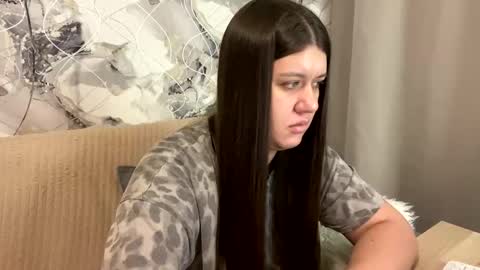 Snapshot of aletta_oushen chatting on 02/04/25, 05:12 Aletta Oushen online show from 02/04/25, 05:12