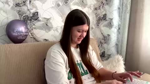 Snapshot of aletta_oushen chatting on 02/06/25, 07:13 Aletta Oushen online show from 02/06/25, 07:13