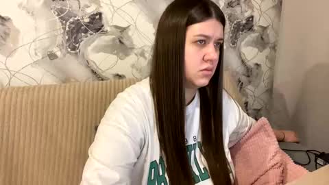 Snapshot of aletta_oushen chatting on 02/11/25, 07:05 Aletta Oushen online show from 02/11/25, 07:05