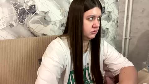 Snapshot of aletta_oushen chatting on 02/12/25, 05:05 Aletta Oushen online show from 02/12/25, 05:05