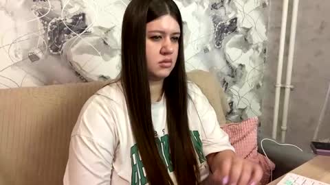 Snapshot of aletta_oushen chatting on 02/13/25, 11:17 Aletta Oushen online show from 02/13/25, 11:17