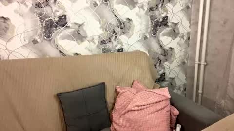 Snapshot of aletta_oushen chatting on 02/13/25, 02:20 Aletta Oushen online show from 02/13/25, 02:20