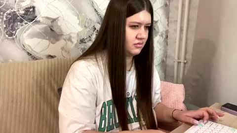 Snapshot of aletta_oushen chatting on 02/17/25, 02:48 Aletta Oushen online show from 02/17/25, 02:48