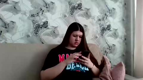 Snapshot of aletta_oushen chatting on 03/03/25, 08:27 Aletta Oushen online show from 03/03/25, 08:27