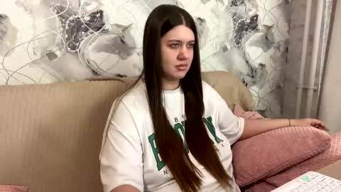 Snapshot of aletta_oushen chatting on 03/05/25, 11:38 Aletta Oushen online show from 03/05/25, 11:38