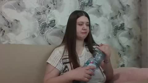 Snapshot of aletta_oushen chatting on 03/06/25, 01:14 Aletta Oushen online show from 03/06/25, 01:14