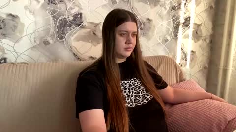 Snapshot of aletta_oushen chatting on 03/12/25, 11:42 Aletta Oushen online show from 03/12/25, 11:42