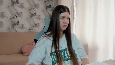 Snapshot of aletta_oushen chatting on 09/11/25, 10:26 Aletta Oushen online show from 09/11/25, 10:26