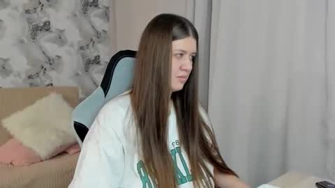 Snapshot of aletta_oushen chatting on 10/23/25, 11:31 Aletta Oushen online show from 10/23/25, 11:31