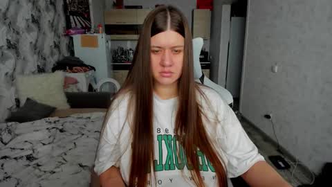 Snapshot of aletta_oushen chatting on 11/11/25, 08:36 Aletta Oushen online show from 11/11/25, 08:36