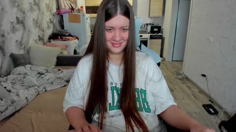 Snapshot of aletta_oushen chatting on 11/12/25, 09:21 Aletta Oushen online show from 11/12/25, 09:21